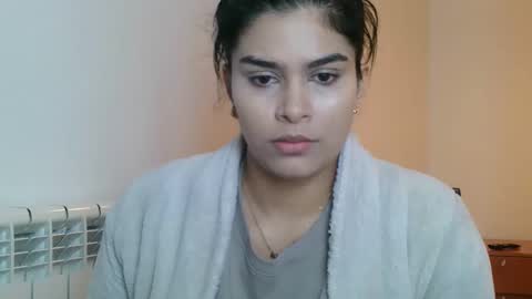 Snapshot of emmie_xxx chatting on November 2025 09:12:02 AM emmie online show from November 2025 09:12:02 AM