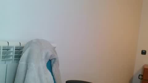 Snapshot of emmie_xxx chatting on December 2025 09:29:02 AM emmie online show from December 2025 09:29:02 AM