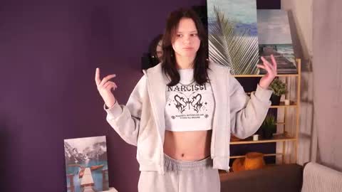 Snapshot of emmiecrellin chatting on March 2026 03:45:02 AM Emily online show from March 2026 03:45:02 AM