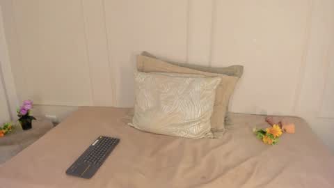 Emmiily online show from January 2025 10:41:02 PM