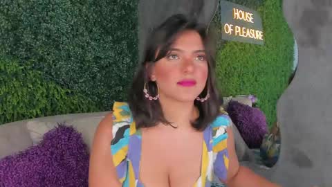 Emmiily online show from February 2025 07:56:01 PM