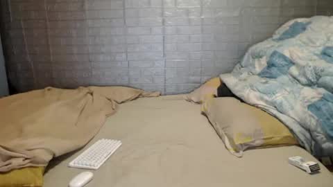 Emmily000 online show from November 2025 08:41:01 PM