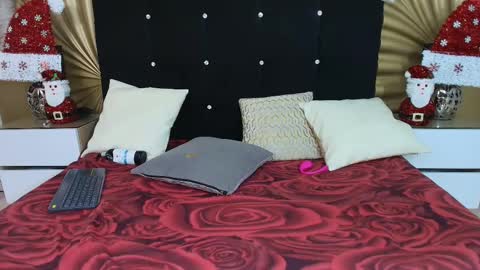 Emmily keller online show from December 2025 01:29:01 PM