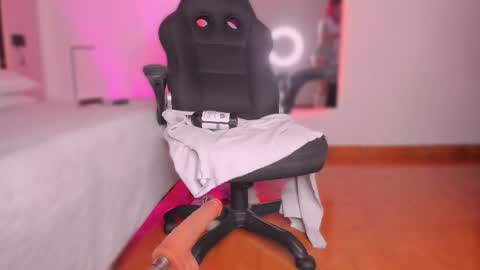 Snapshot of emmily_savage chatting on November 2025 11:57:02 AM online show from November 2025 11:57:02 AM