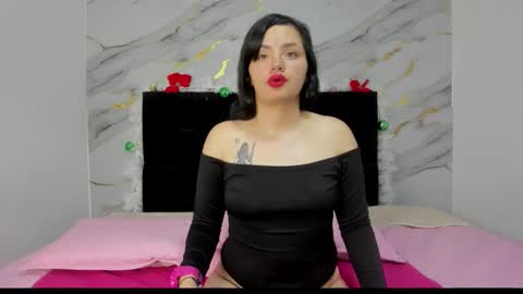 Emma online show from December 2025 07:01:02 PM