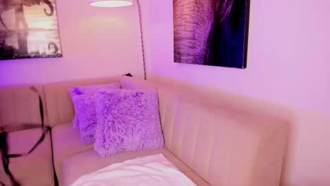 Emmy Heart online show from February 2026 03:35:01 AM