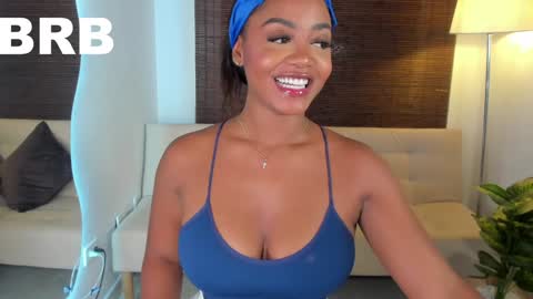 emmy_jacksson online show from January 2025 01:35:01 AM