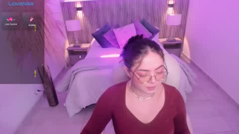 Emmy Walker online show from October 2025 11:06:02 AM