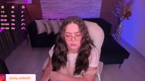 Emmy Walker online show from December 2025 11:08:02 AM