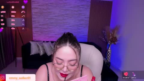 Emmy Walker online show from December 2025 11:03:02 AM