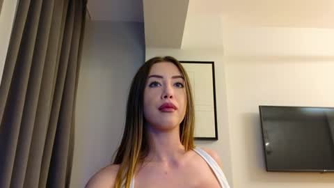 Em online show from December 2024 11:25:01 PM
