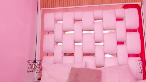 Snapshot of emmycruzz chatting on November 2025 07:03:03 PM emmy online show from November 2025 07:03:03 PM