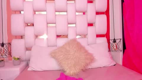 Snapshot of emmycruzz chatting on December 2025 07:53:01 PM emmy online show from December 2025 07:53:01 PM