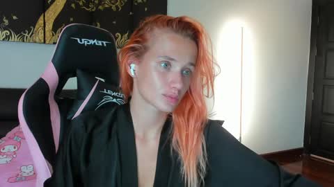 Snapshot of emmyfoxxofficial chatting on April 2026 03:26:02 AM Emmylie online show from April 2026 03:26:02 AM