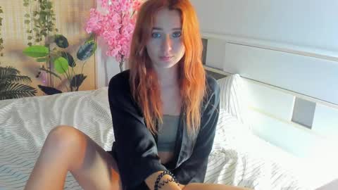 Snapshot of emmyfoxxofficial chatting on June 2026 06:24:02 PM Emmylie online show from June 2026 06:24:02 PM