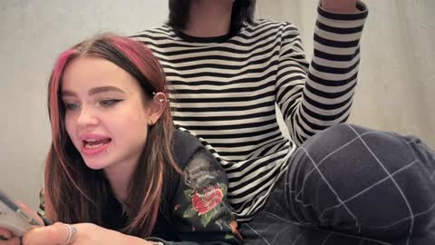 Snapshot of emo_couple666 chatting on January 2025 03:48:01 AM Gabriel Elizabeth online show from January 2025 03:48:01 AM