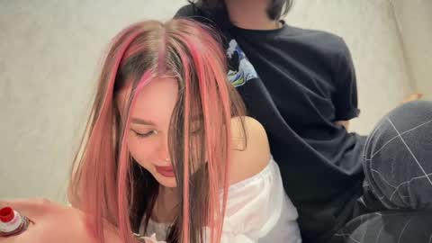 Snapshot of emo_couple666 chatting on February 2025 05:18:01 PM Gabriel Elizabeth online show from February 2025 05:18:01 PM