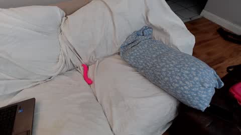 Snapshot of emodream1998media chatting on January 2025 03:05:02 AM EmoDream1998 online show from January 2025 03:05:02 AM