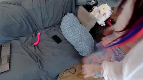 Snapshot of emodream1998media chatting on February 2025 02:47:02 AM EmoDream1998 online show from February 2025 02:47:02 AM