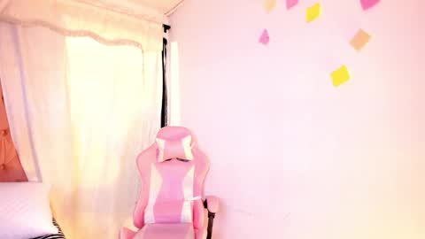 Snapshot of emy_bw chatting on October 2025 10:18:01 PM Emy New profile my other account was suspended follow me online show from October 2025 10:18:01 PM