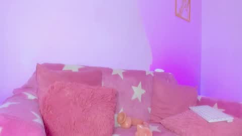 Snapshot of emy_colee chatting on February 2025 02:21:01 PM Emy online show from February 2025 02:21:01 PM