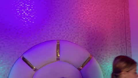 Emy  online show from December 2025 11:41:01 AM