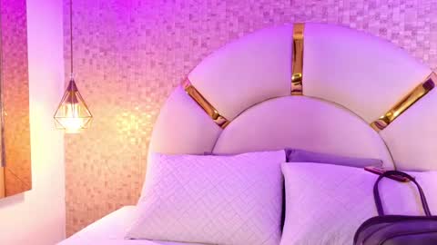 Emy  online show from April 2026 11:38:02 AM