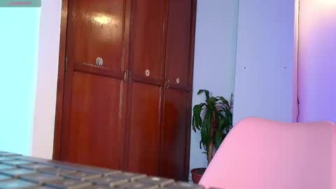 Snapshot of emycarver09 chatting on December 2025 11:47:01 AM emycarver09 online show from December 2025 11:47:01 AM