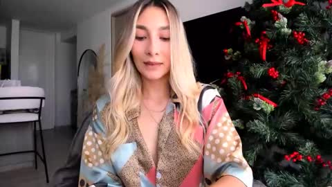 emyconneer online show from December 2024 01:55:01 PM