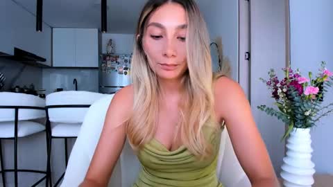 emyconneer online show from January 2025 07:54:01 PM