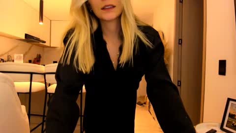 emyconneer online show from January 2025 11:54:01 PM