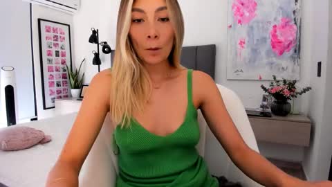 emyconneer online show from January 2025 06:49:02 PM