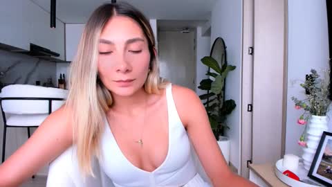 emyconneer online show from February 2025 06:26:01 PM