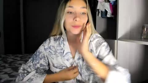 emyconneer online show from February 2025 12:41:02 AM