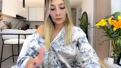 emyconneer online show from February 2025 02:56:01 AM