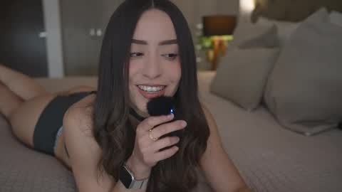 Snapshot of emyii chatting on February 2025 09:47:02 PM Eimi3 online show from February 2025 09:47:02 PM
