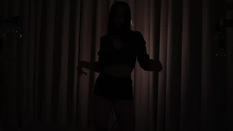 Snapshot of emyii chatting on November 2025 06:40:01 PM Eimi3 online show from November 2025 06:40:01 PM