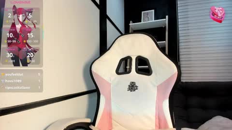 Snapshot of emysilver chatting on March 2025 06:21:02 PM Emy Silver online show from March 2025 06:21:02 PM