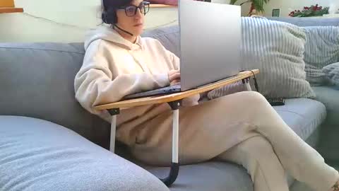 emyxxl online show from January 2026 02:32:01 PM