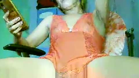 Snapshot of encantadats chatting on September 2025 05:23:01 AM CHUN LY online show from September 2025 05:23:01 AM