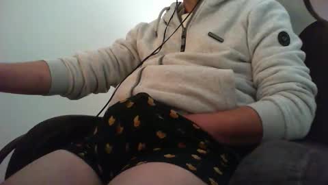 Snapshot of endearment115 chatting on December 2024 10:10:01 PM endearment115 online show from December 2024 10:10:01 PM