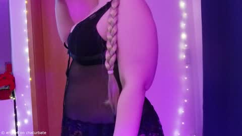 Snapshot of engl94 chatting on February 2026 09:09:02 PM Engl Ailu online show from February 2026 09:09:02 PM