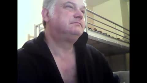 englishguysurrey online show from October 2025 05:41:01 AM