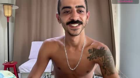 Snapshot of enjoythetrip chatting on February 2025 02:15:01 PM Luke online show from February 2025 02:15:01 PM