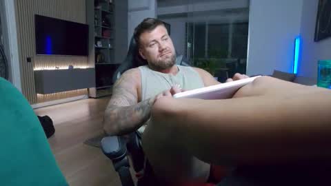 Erik online show from February 2026 09:04:01 PM