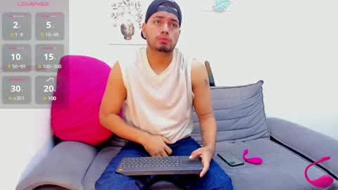 Snapshot of enrique_villa23 chatting on January 2025 12:46:02 PM enrique online show from January 2025 12:46:02 PM