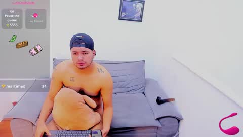 Snapshot of enrique_villa23 chatting on January 2025 06:14:01 PM enrique online show from January 2025 06:14:01 PM