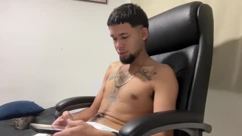 enyel_100 online show from February 2026 10:00:01 AM