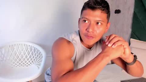 Snapshot of enzo__black chatting on October 2025 07:48:01 PM Enzo online show from October 2025 07:48:01 PM