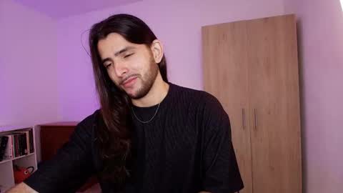 enzo_moretii online show from November 2025 01:55:01 PM